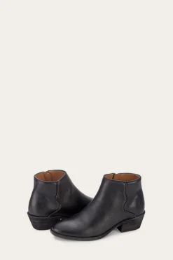 Booties^Frye Carson Piping Bootie