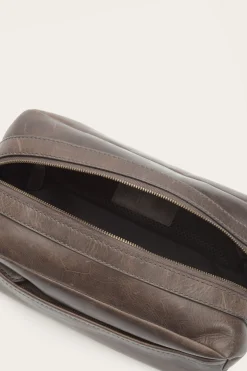 Bags^Frye Logan Travel Dopp